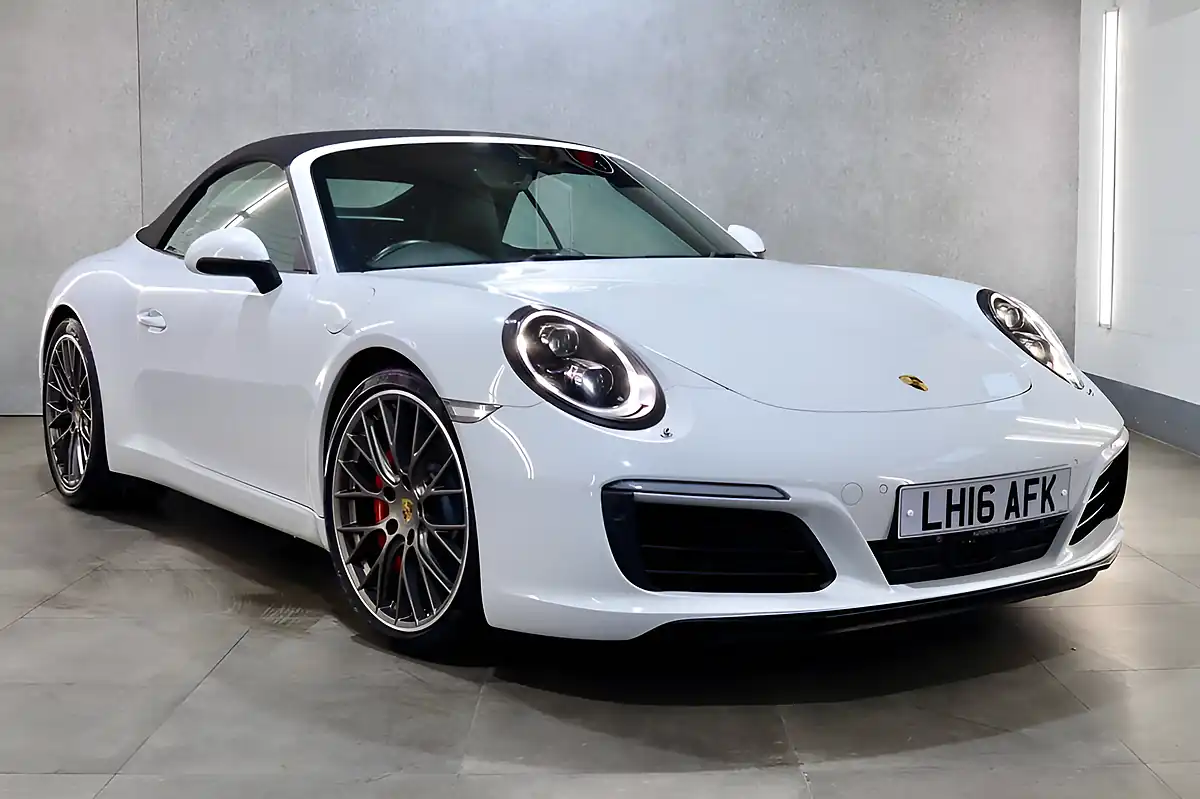 Used 2016 Porsche 911 Carrera S White - Interior and Exterior details 5