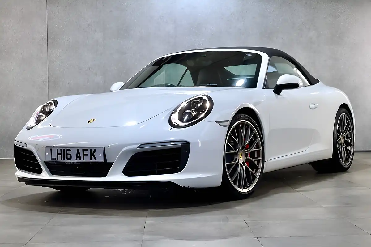 Used 2016 Porsche 911 Carrera S White - Interior and Exterior details 9