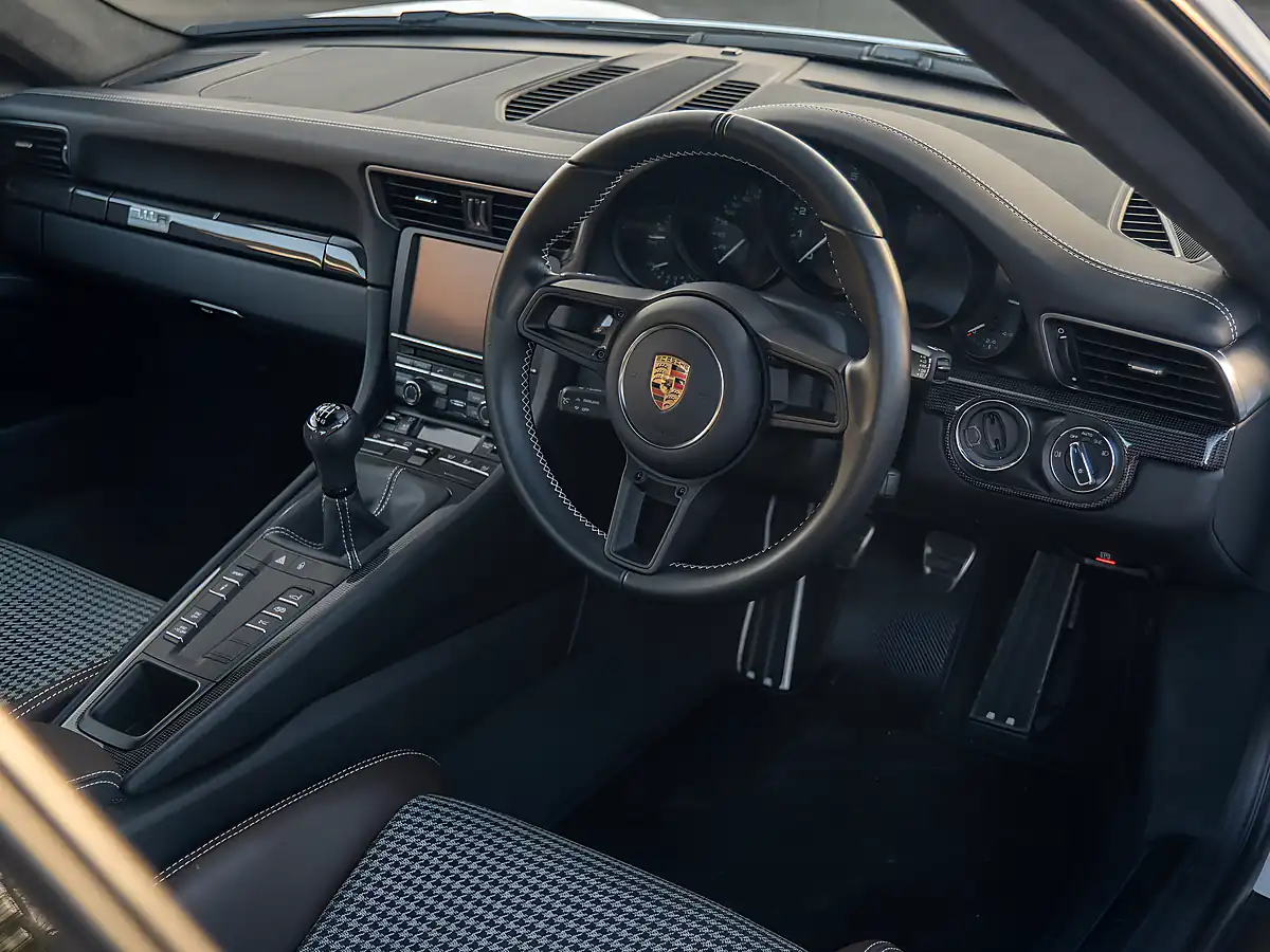Used 2016 Porsche 911 R White - Interior and Exterior details 17