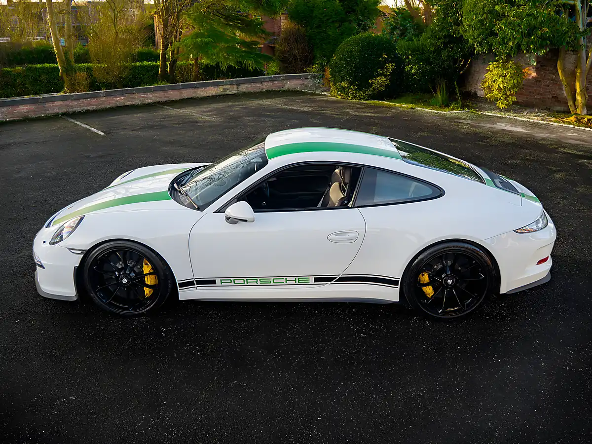 Used 2016 Porsche 911 R White - Interior and Exterior details 19
