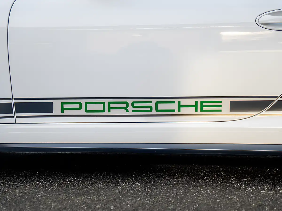Used 2016 Porsche 911 R White - Interior and Exterior details 9