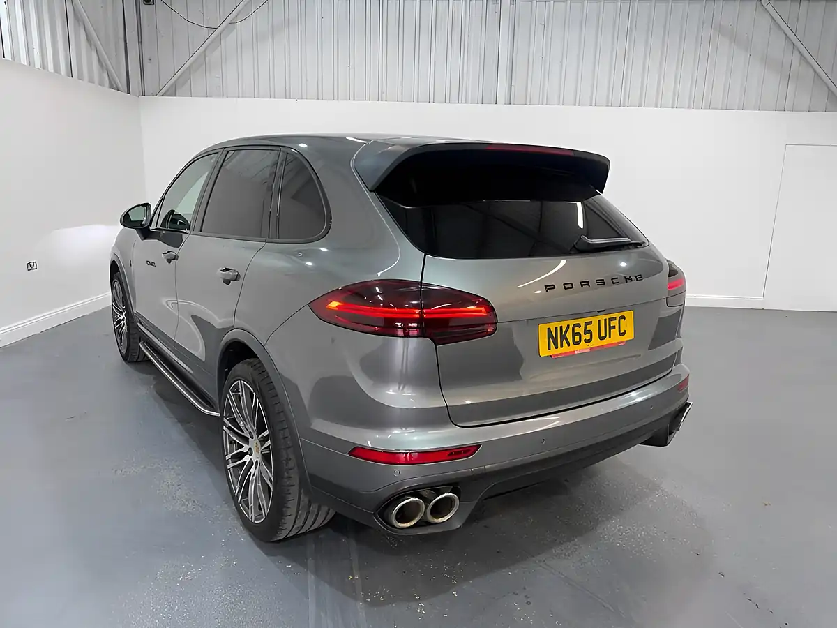 Used 2016 Porsche Cayenne Grey - Interior and Exterior details 10
