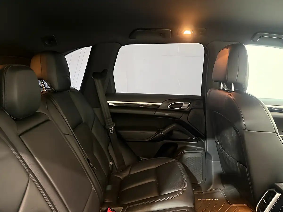 Used 2016 Porsche Cayenne Grey - Interior and Exterior details 12