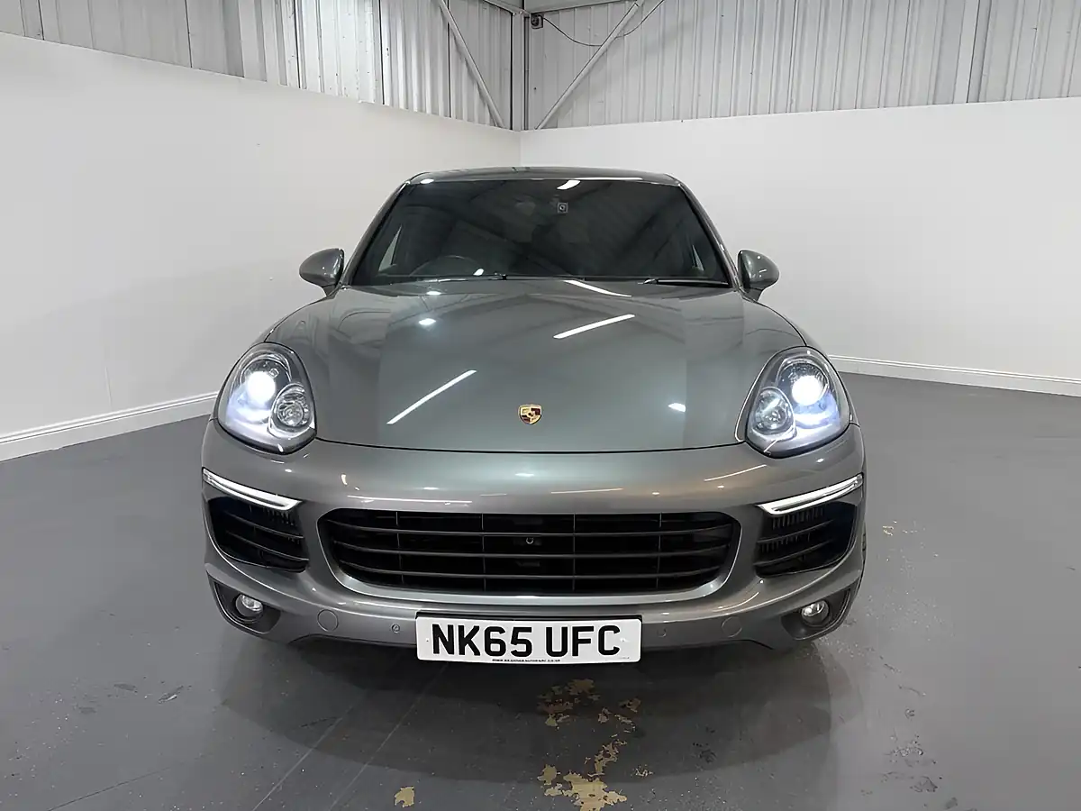 Used 2016 Porsche Cayenne Grey - Interior and Exterior details 2