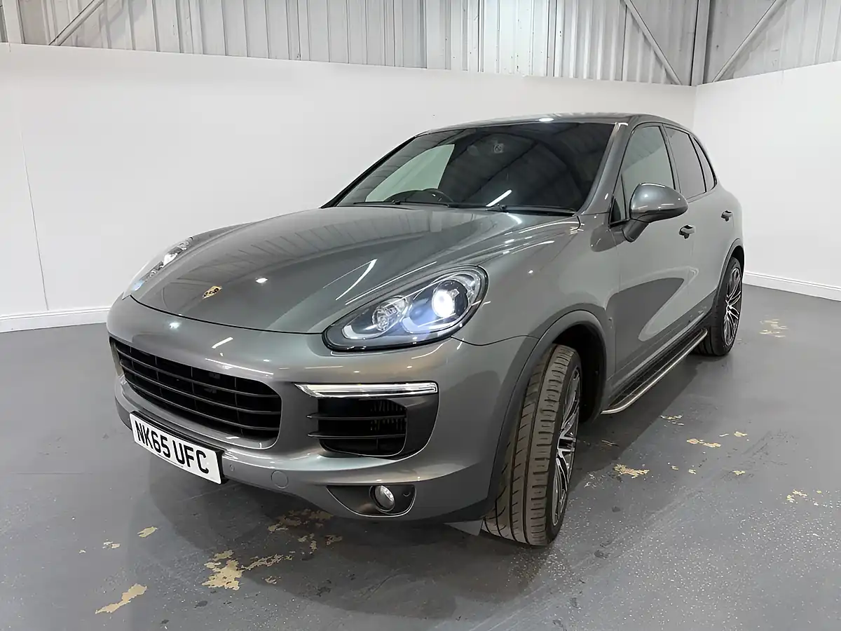 Used 2016 Porsche Cayenne Grey - Interior and Exterior details 3