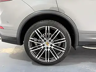 Used 2016 Porsche Cayenne Grey - Interior and Exterior details 5
