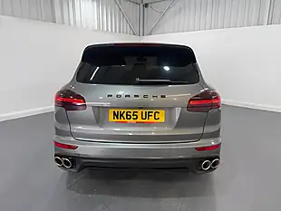 Used 2016 Porsche Cayenne Grey - Interior and Exterior details 9