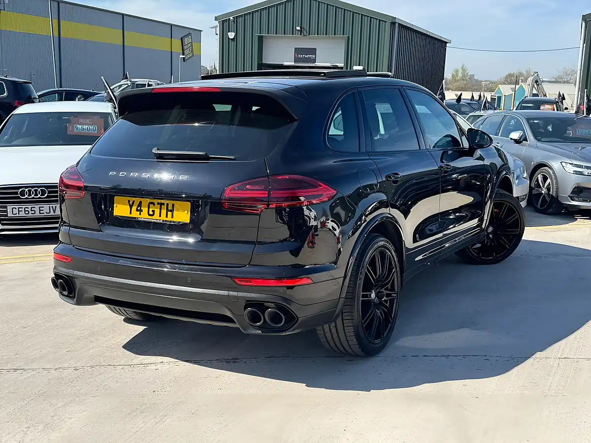 Used 2016 Porsche Cayenne Platinum Edition Black - Interior and Exterior details 11