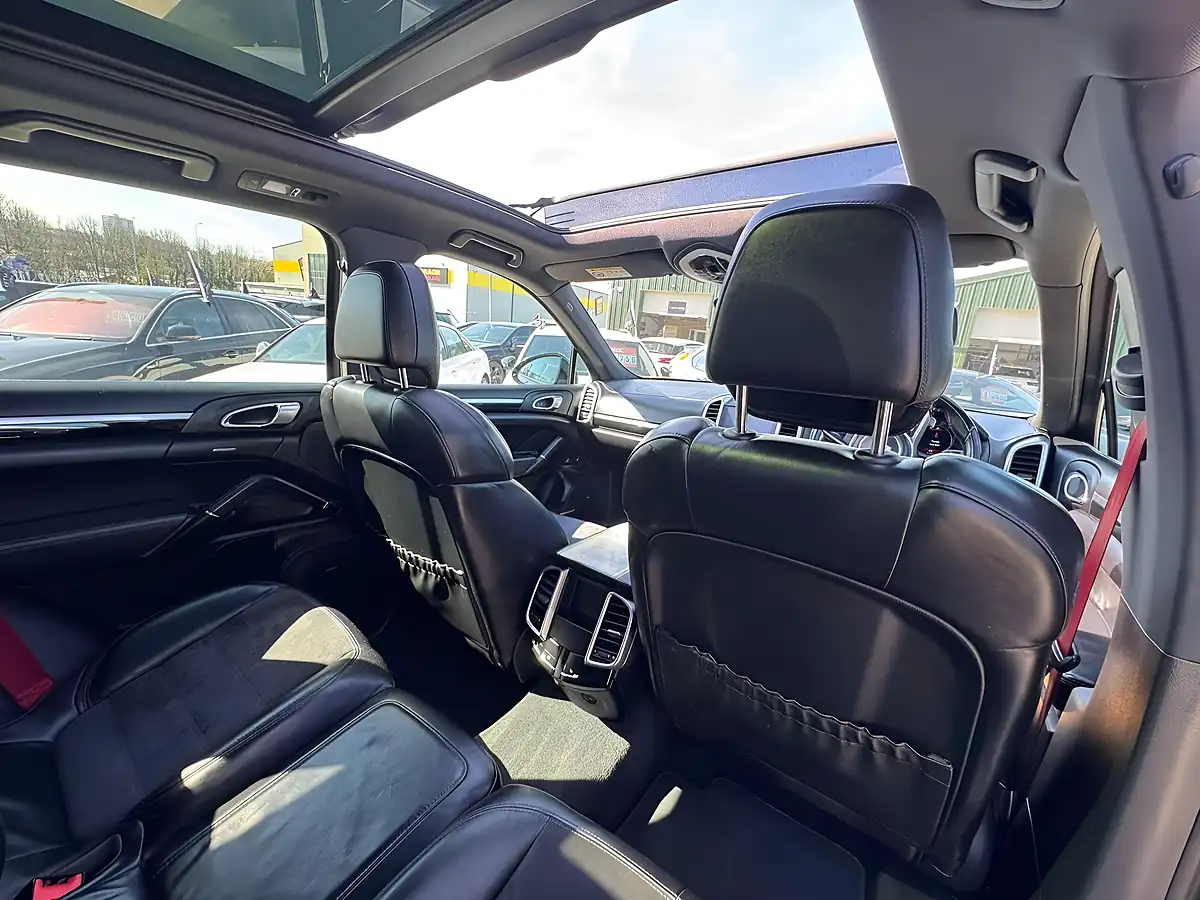 Used 2016 Porsche Cayenne Platinum Edition Black - Interior and Exterior details 17