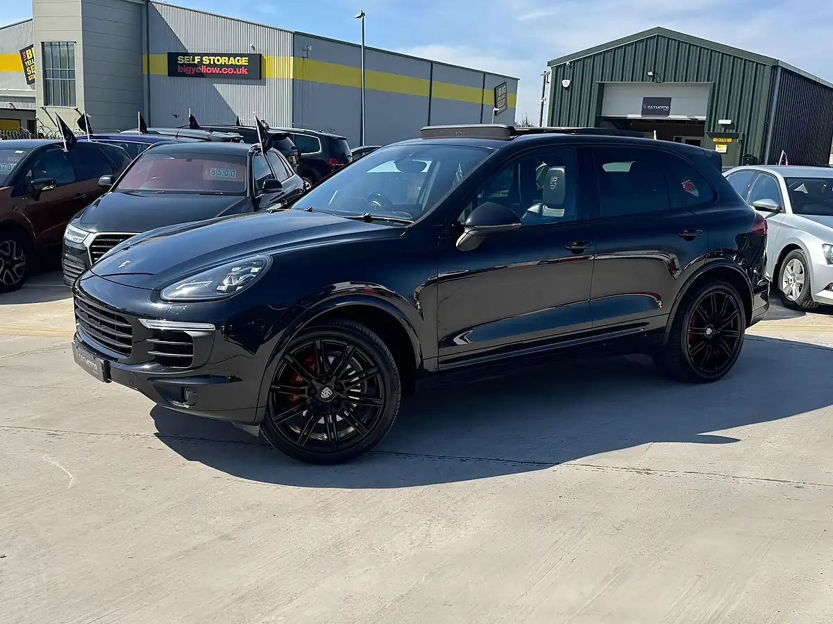 Used 2016 Porsche Cayenne Platinum Edition Black - Interior and Exterior details 4