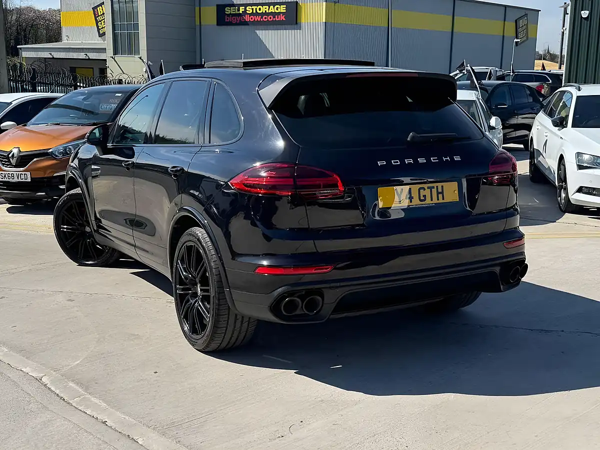 Used 2016 Porsche Cayenne Platinum Edition Black - Interior and Exterior details 5