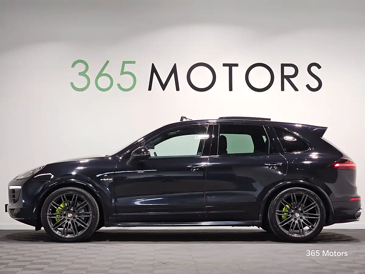 Used 2016 Porsche Cayenne S Black - Interior and Exterior details 9