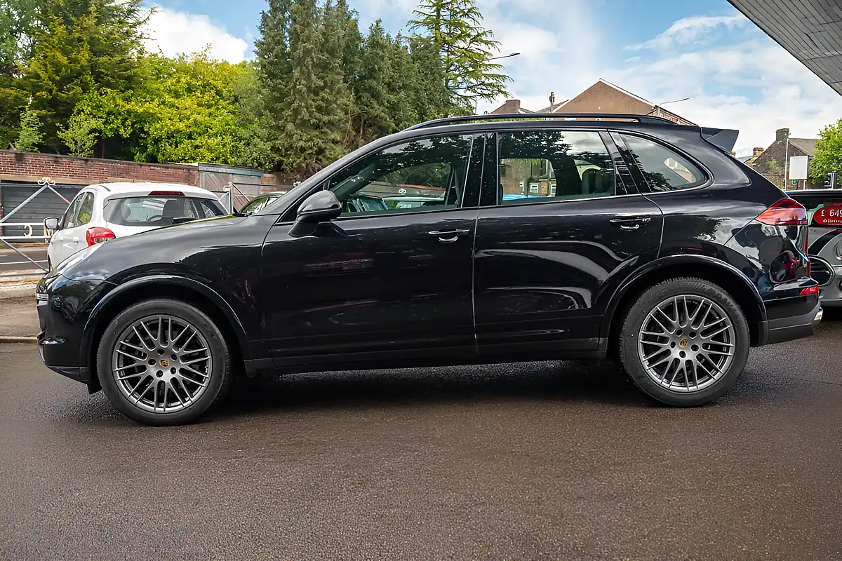 Used 2016 Porsche Cayenne S Jet Black Metallic - Interior and Exterior details 5