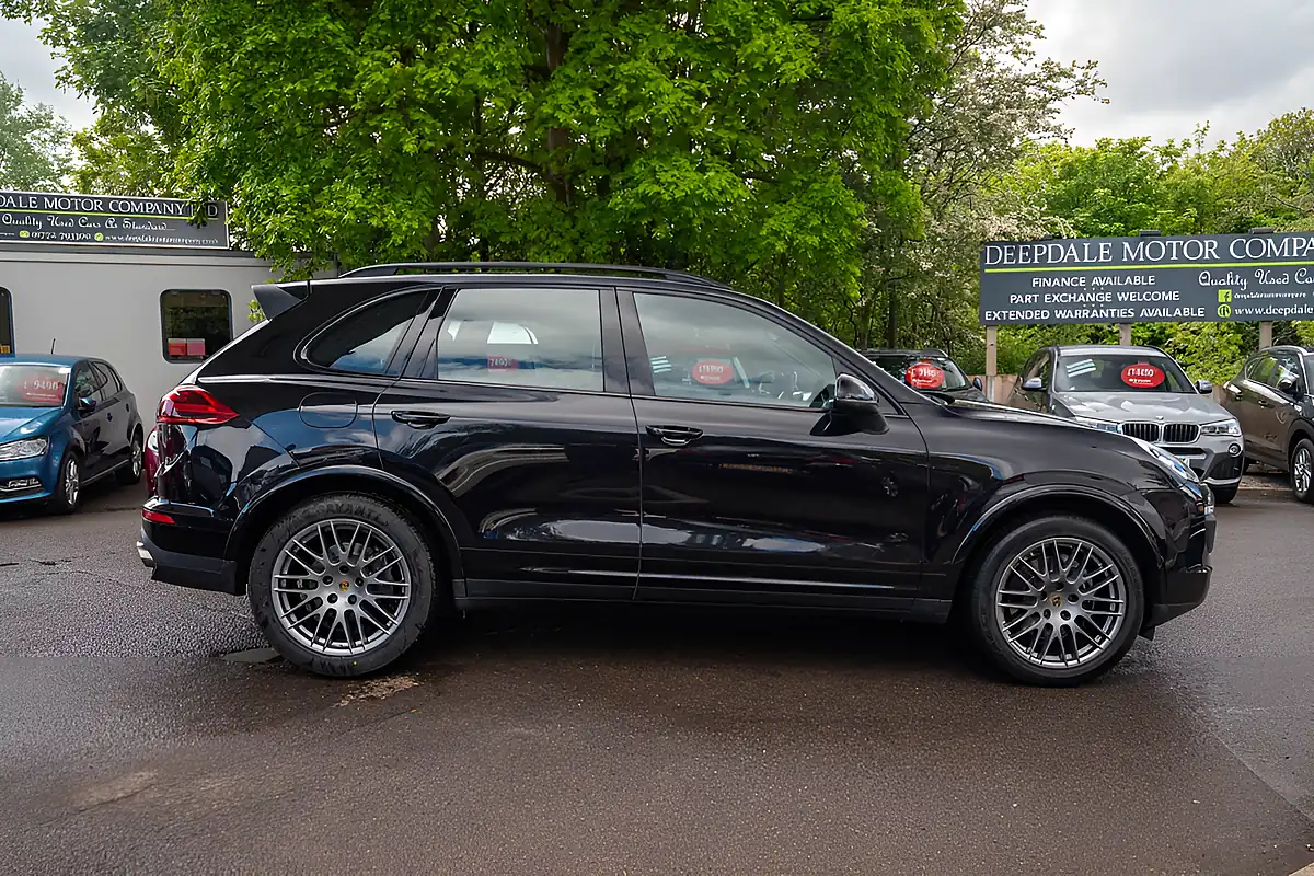 Used 2016 Porsche Cayenne S Jet Black Metallic - Interior and Exterior details 9