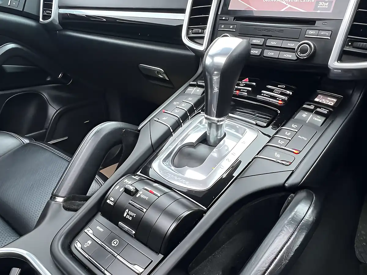 Used 2016 Porsche Cayenne S Sapphire Blue - Interior and Exterior details 19