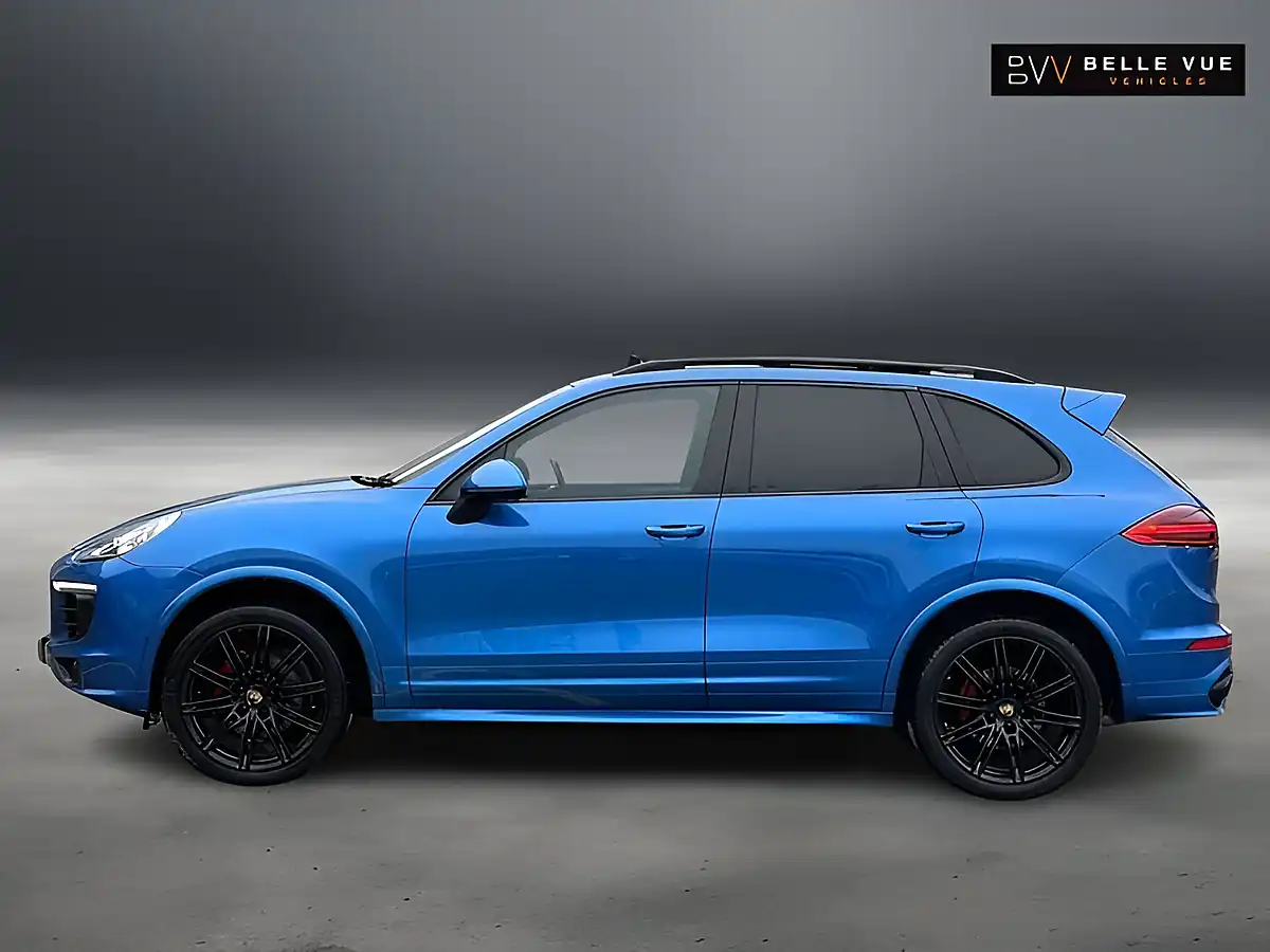 Used 2016 Porsche Cayenne S Sapphire Blue - Interior and Exterior details 9