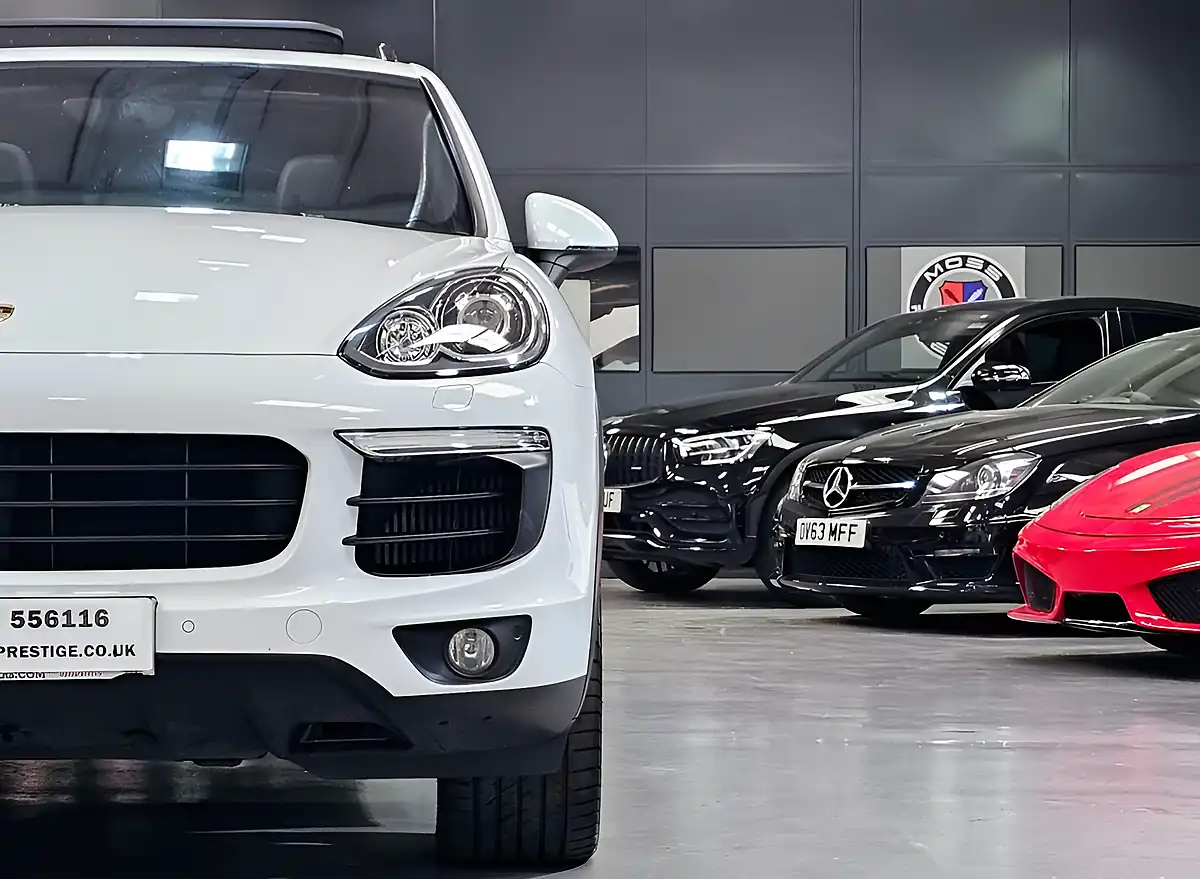 Used 2016 Porsche Cayenne White - Interior and Exterior details 10