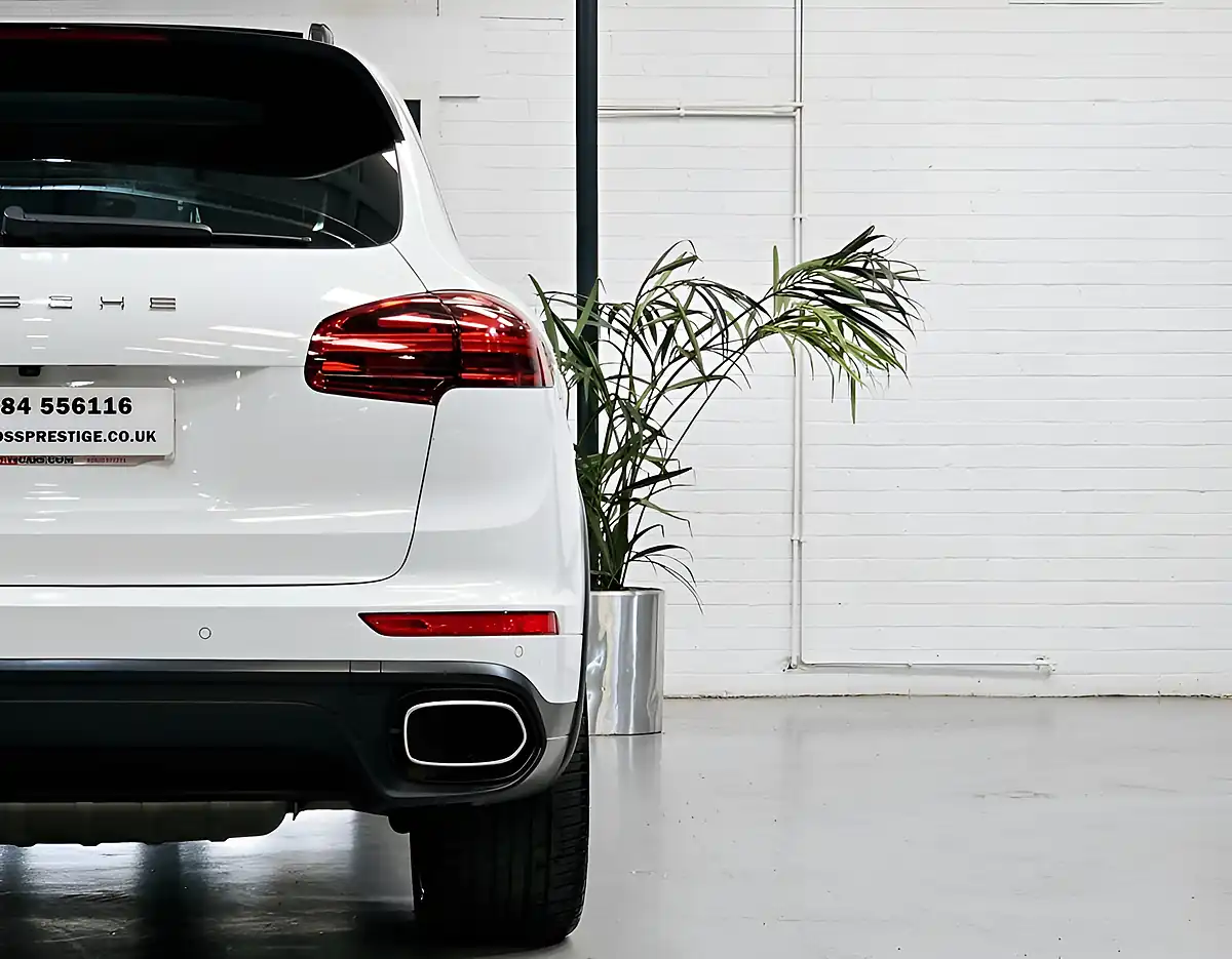 Used 2016 Porsche Cayenne White - Interior and Exterior details 11