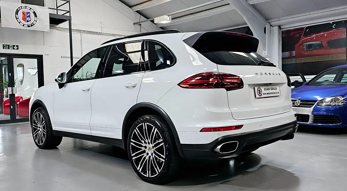 Used 2016 Porsche Cayenne White - Interior and Exterior details 14