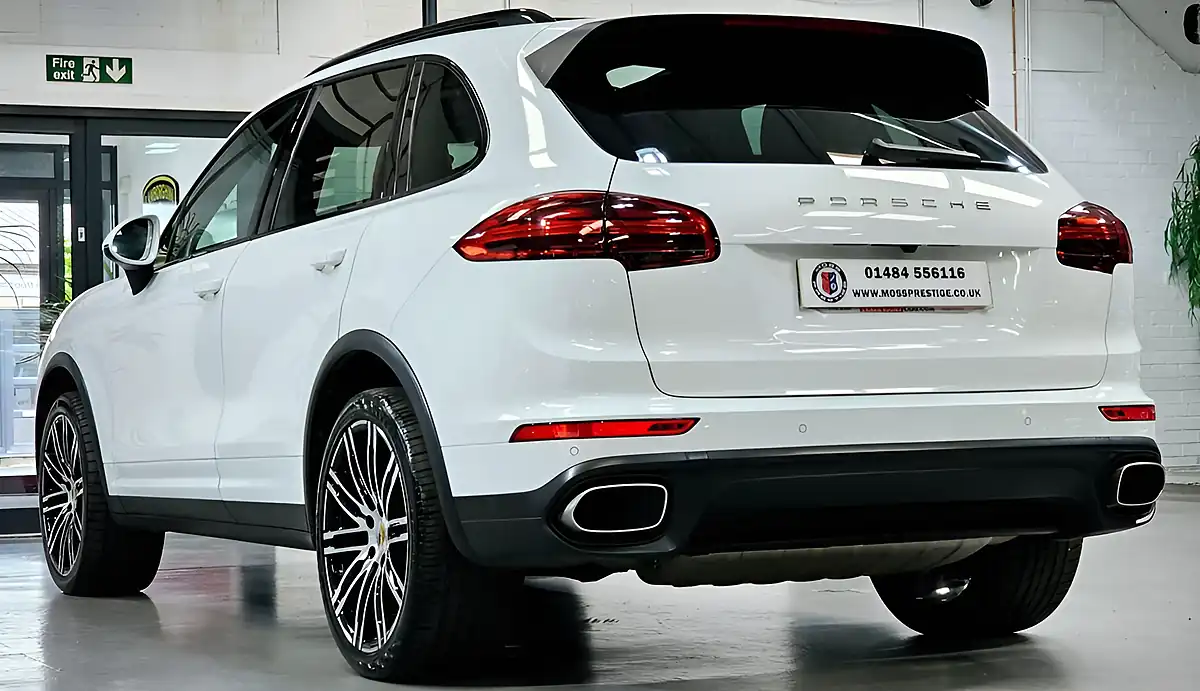 Used 2016 Porsche Cayenne White - Interior and Exterior details 17
