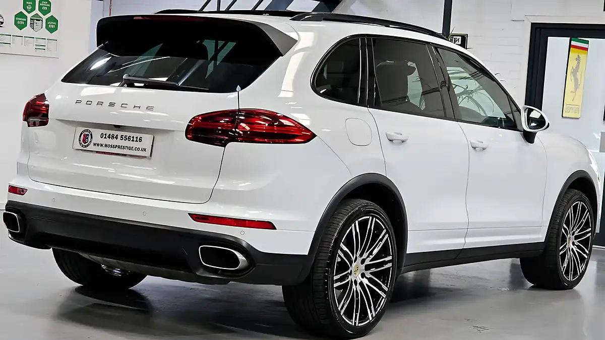 Used 2016 Porsche Cayenne White - Interior and Exterior details 18
