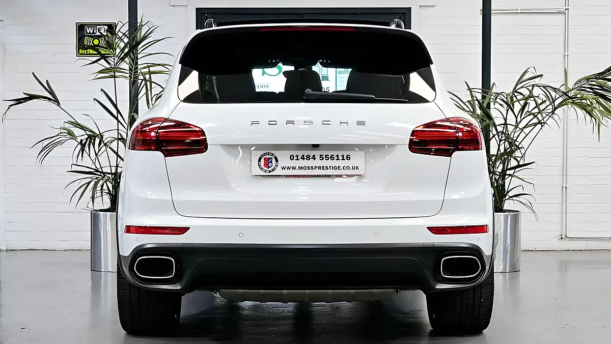 Used 2016 Porsche Cayenne White - Interior and Exterior details 7