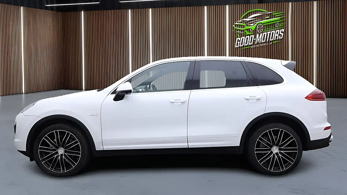 Used 2016 Porsche Cayenne White - Interior and Exterior details 11