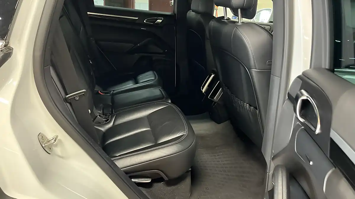 Used 2016 Porsche Cayenne White - Interior and Exterior details 19