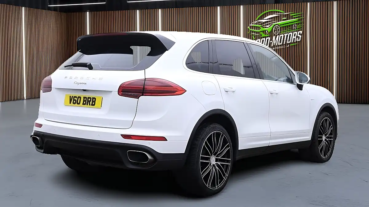 Used 2016 Porsche Cayenne White - Interior and Exterior details 7