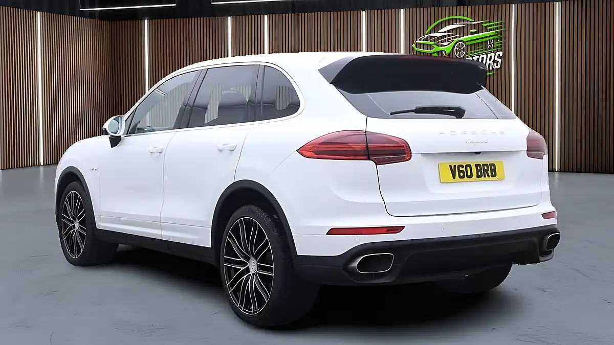 Used 2016 Porsche Cayenne White - Interior and Exterior details 9