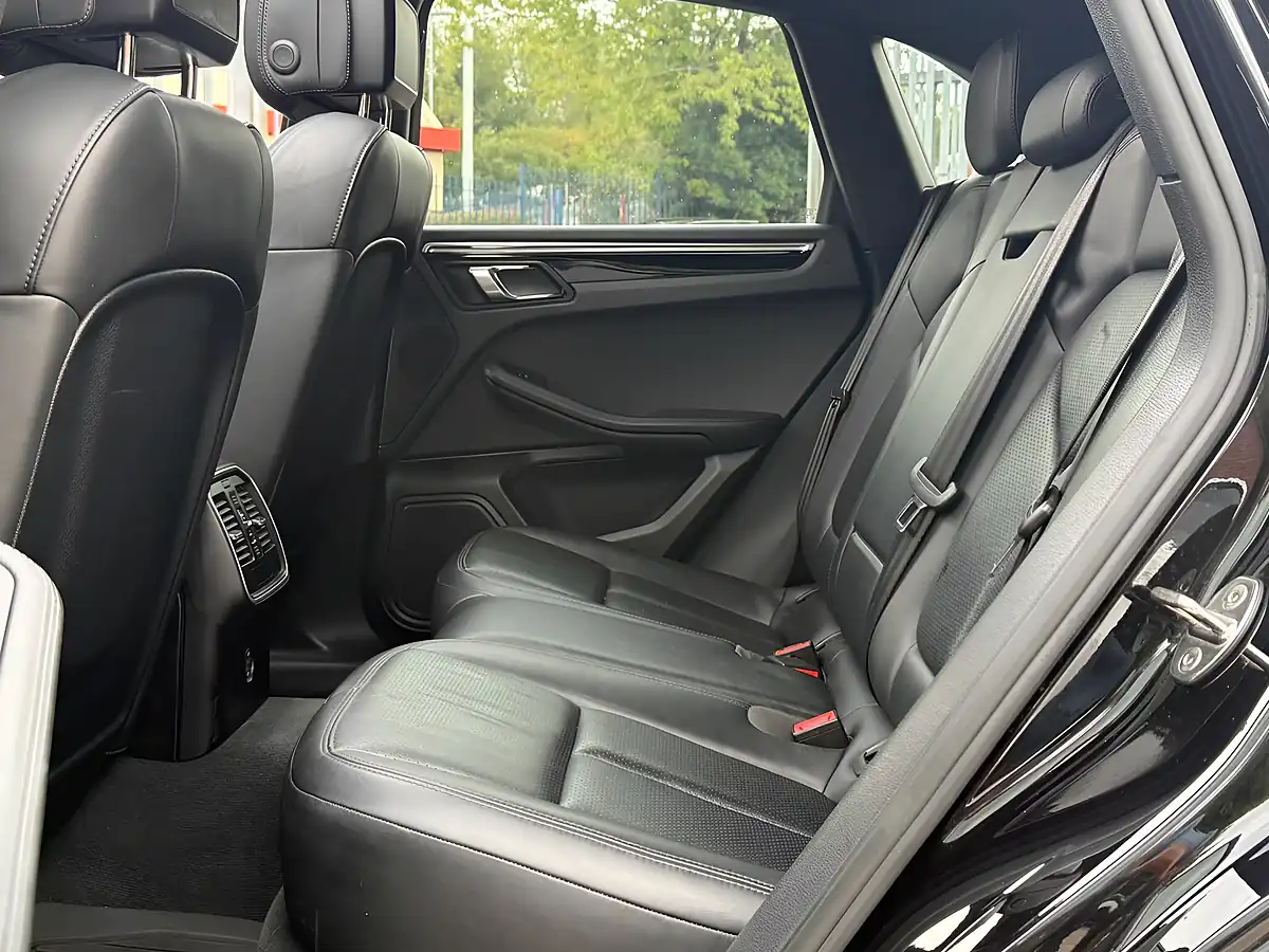 Used 2016 Porsche Macan S Black - Interior and Exterior details 12