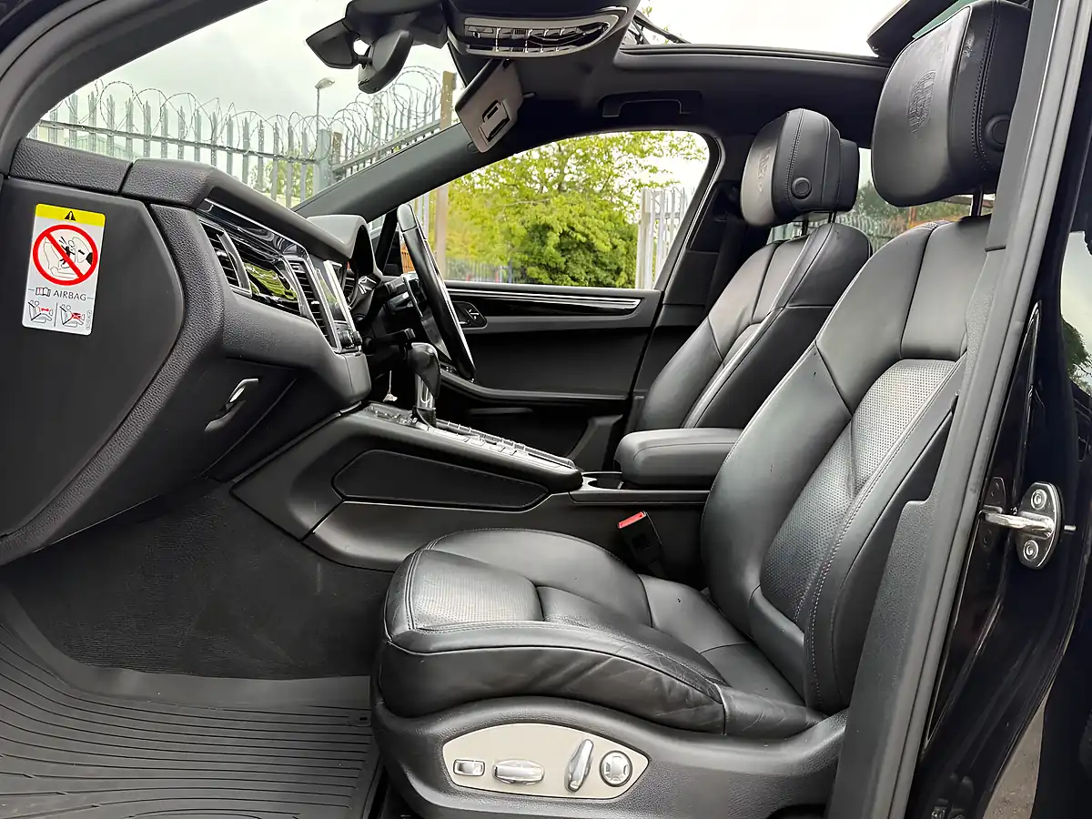 Used 2016 Porsche Macan S Black - Interior and Exterior details 19