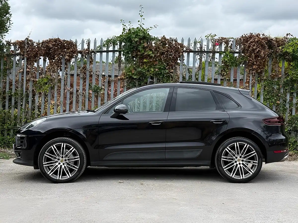 Used 2016 Porsche Macan S Black - Interior and Exterior details 5