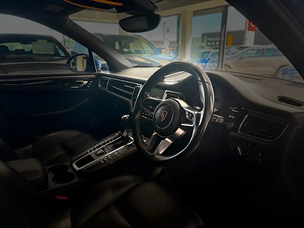 Used 2016 Porsche Macan S Blue - Interior and Exterior details 15