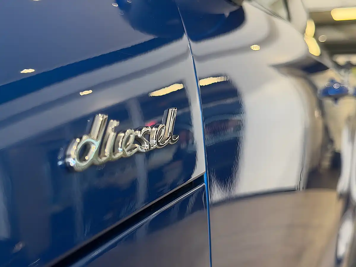 Used 2016 Porsche Macan S Blue - Interior and Exterior details 4