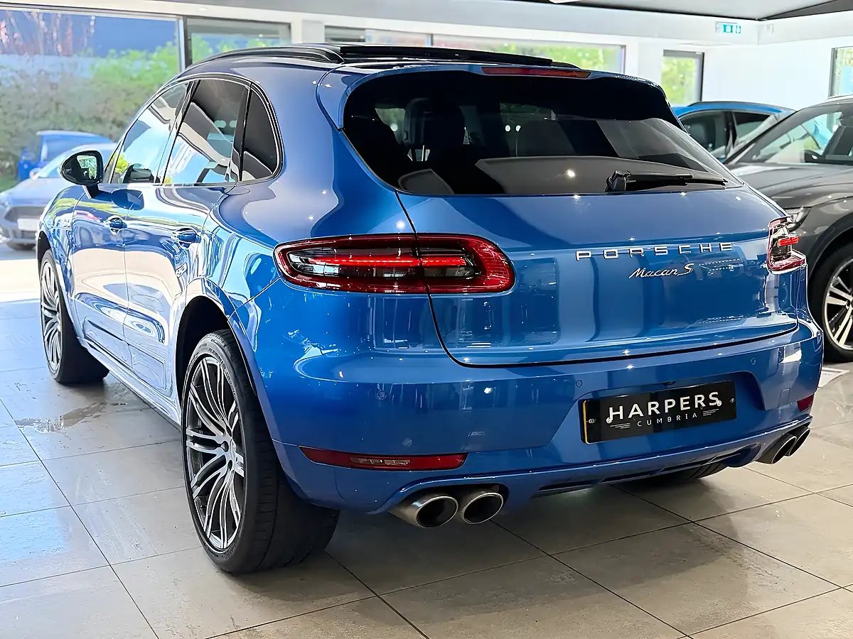 Used 2016 Porsche Macan S Blue - Interior and Exterior details 6