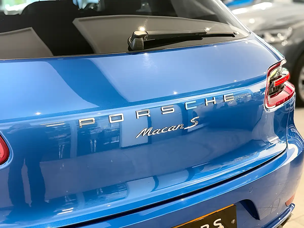 Used 2016 Porsche Macan S Blue - Interior and Exterior details 8