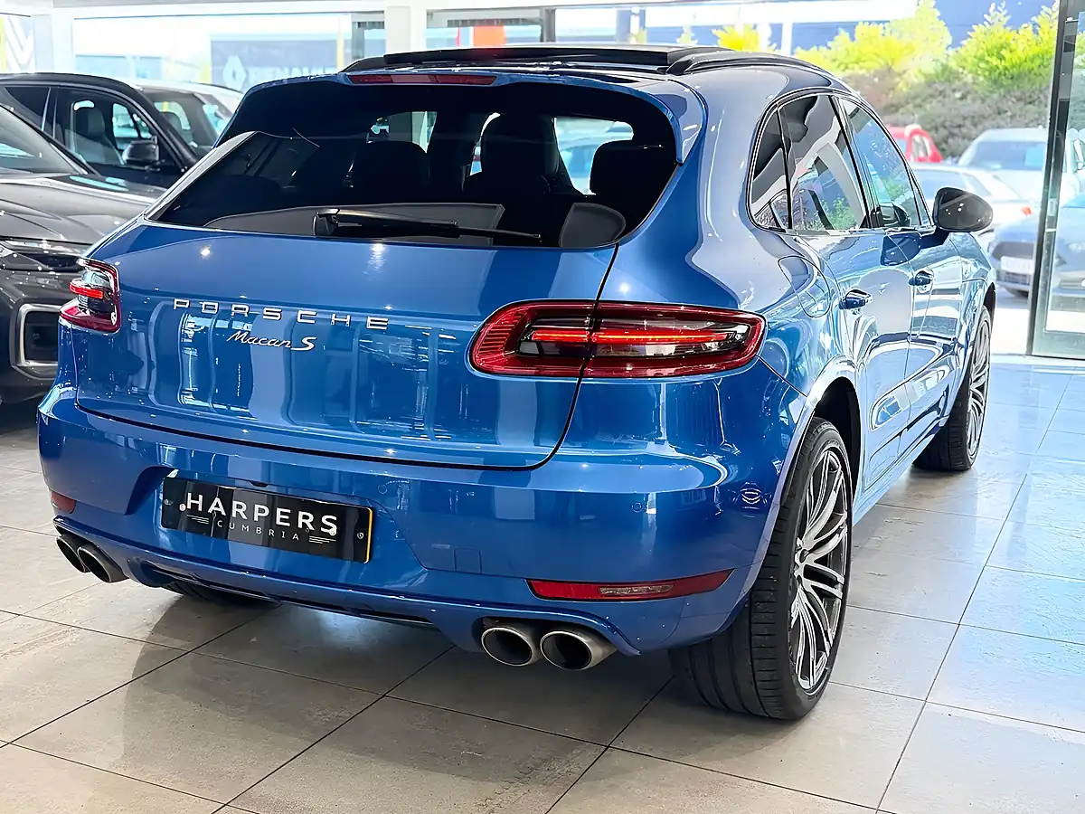 Used 2016 Porsche Macan S Blue - Interior and Exterior details 9
