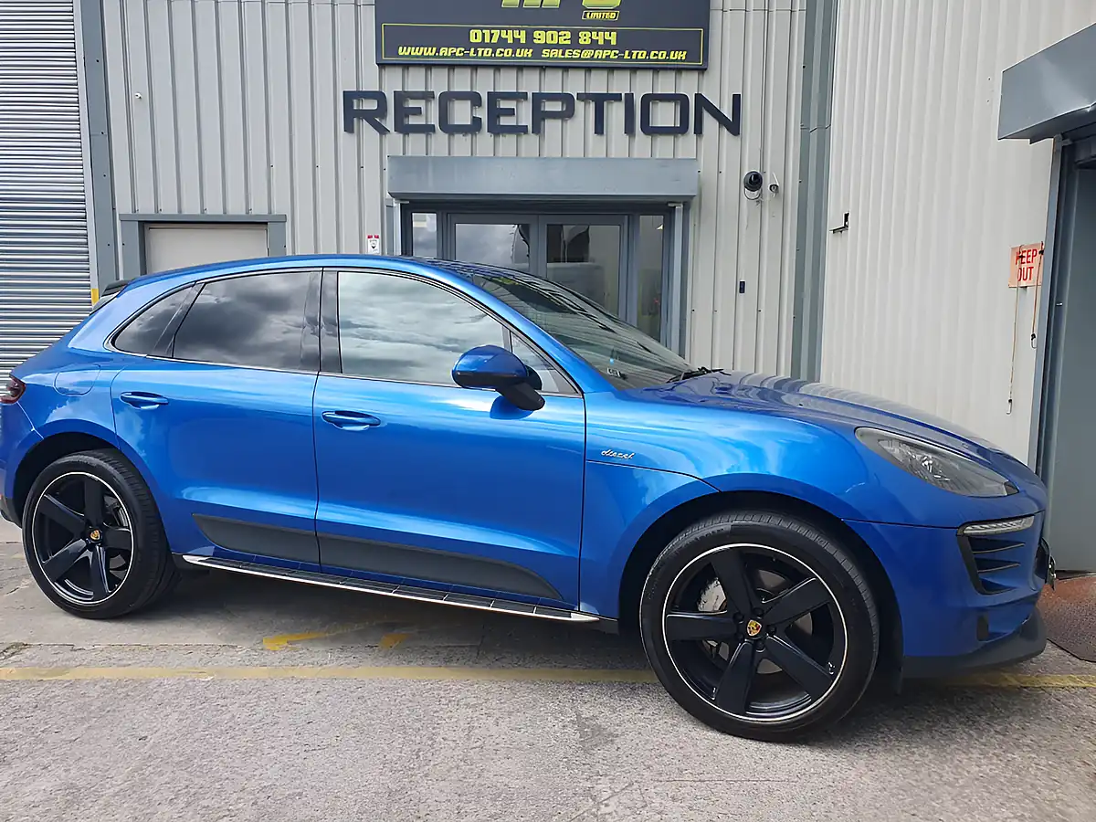 Used 2016 Porsche Macan S Blue - Front View