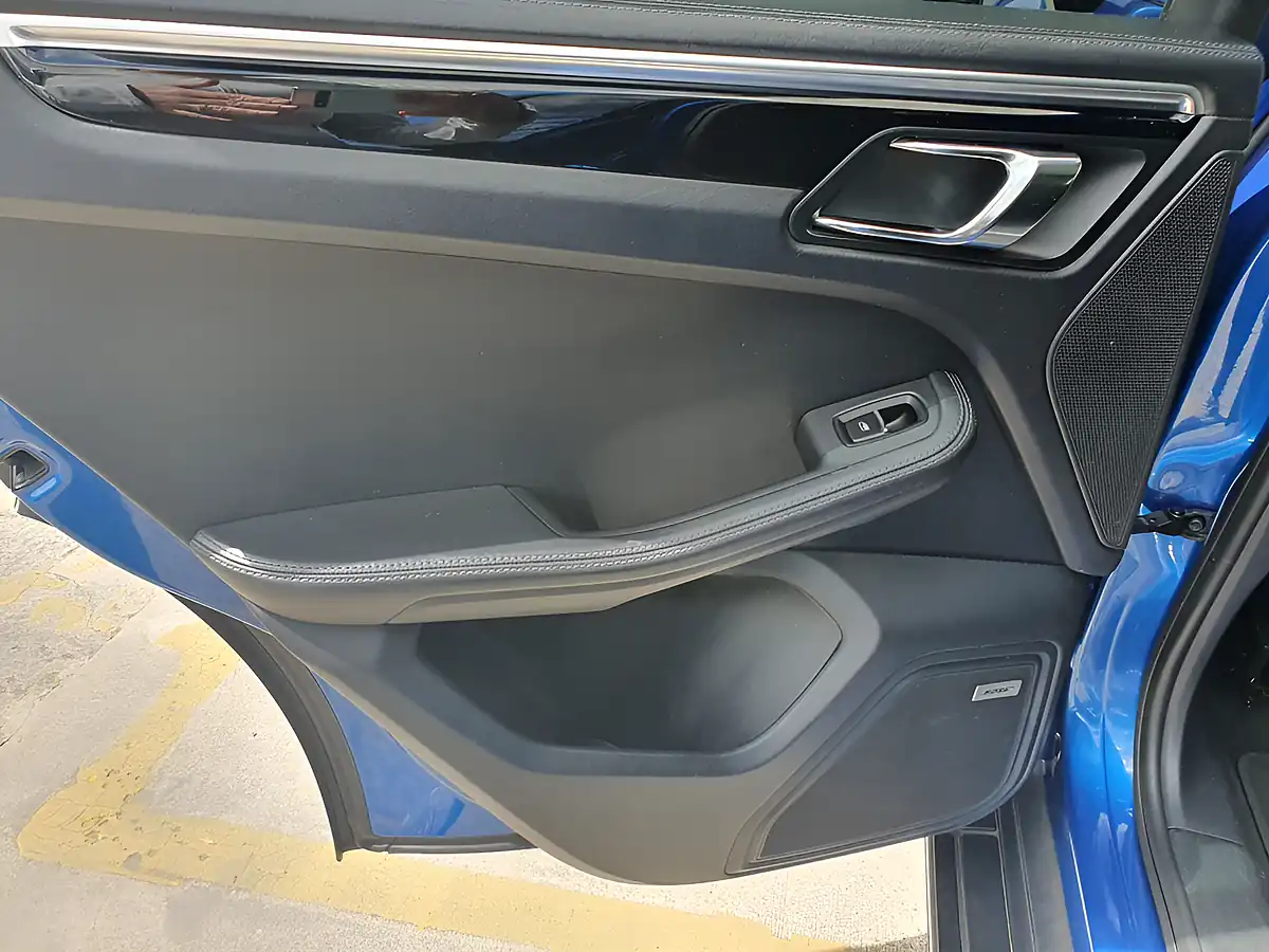 Used 2016 Porsche Macan S Blue - Interior and Exterior details 18