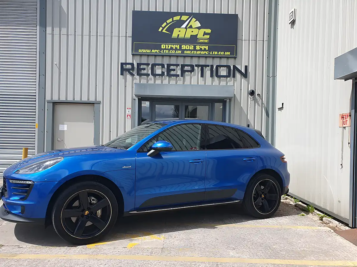 Used 2016 Porsche Macan S Blue - Interior and Exterior details 2