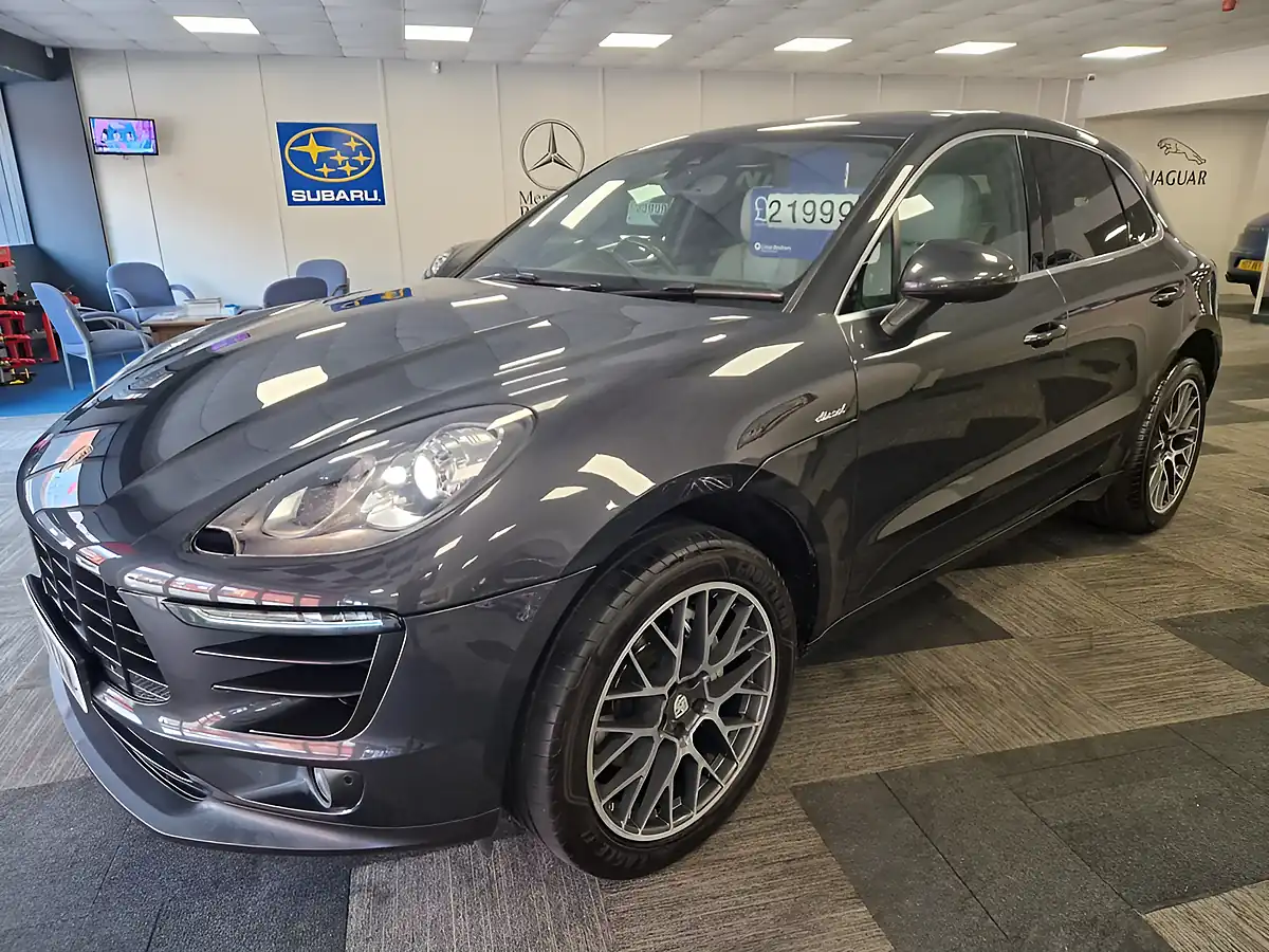Used 2016 Porsche Macan S Grey - Front View