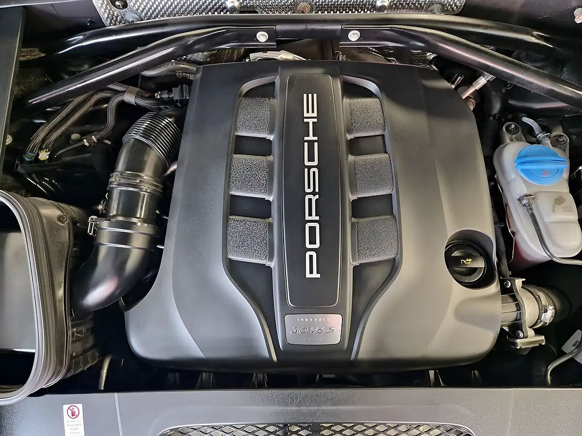 Used 2016 Porsche Macan S Grey - Interior and Exterior details 15