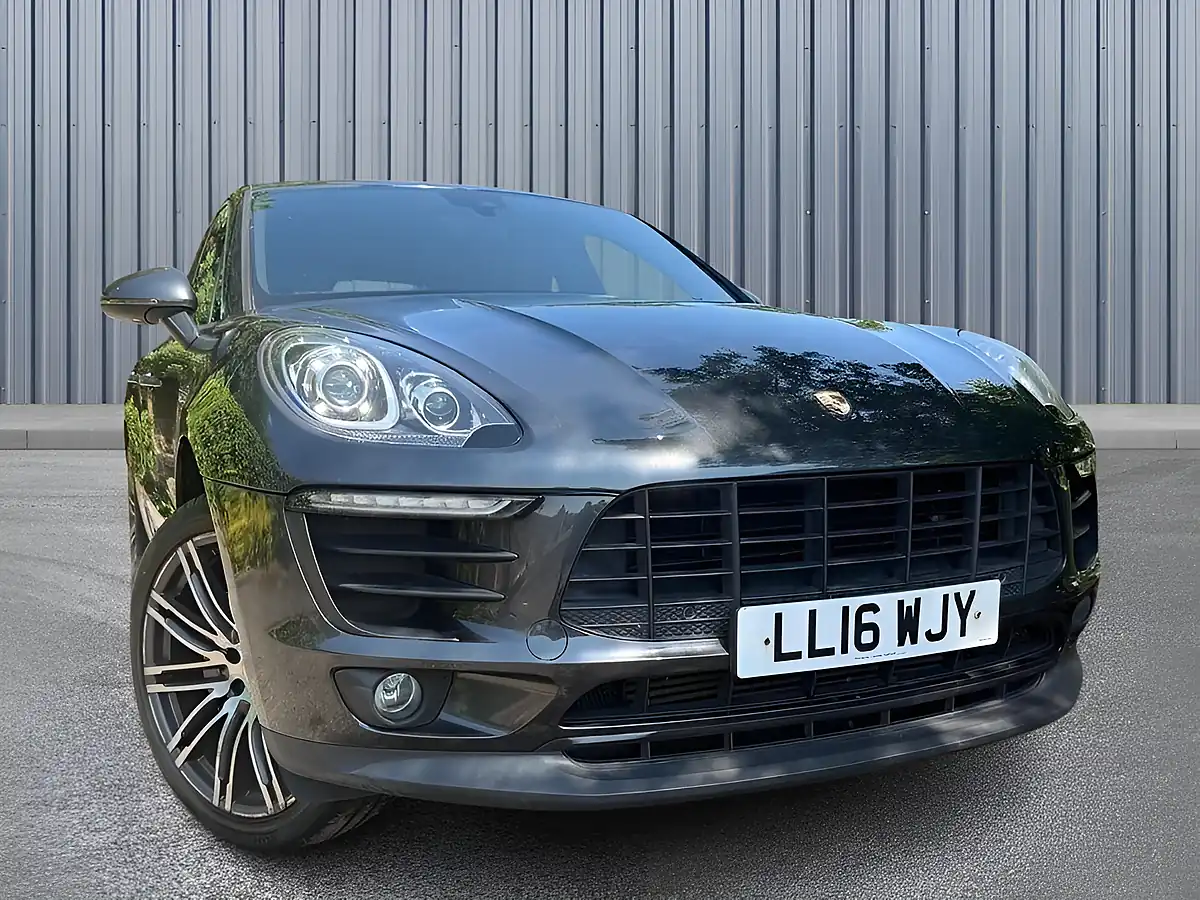 Used 2016 Porsche Macan S Grey - Front View