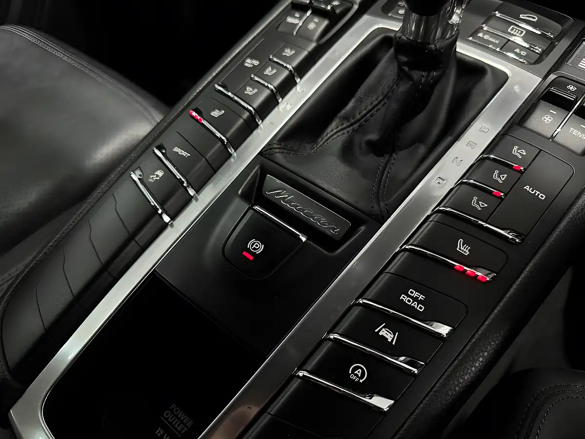 Used 2016 Porsche Macan S Grey - Interior and Exterior details 14