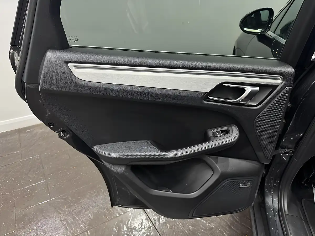 Used 2016 Porsche Macan S Grey - Interior and Exterior details 17