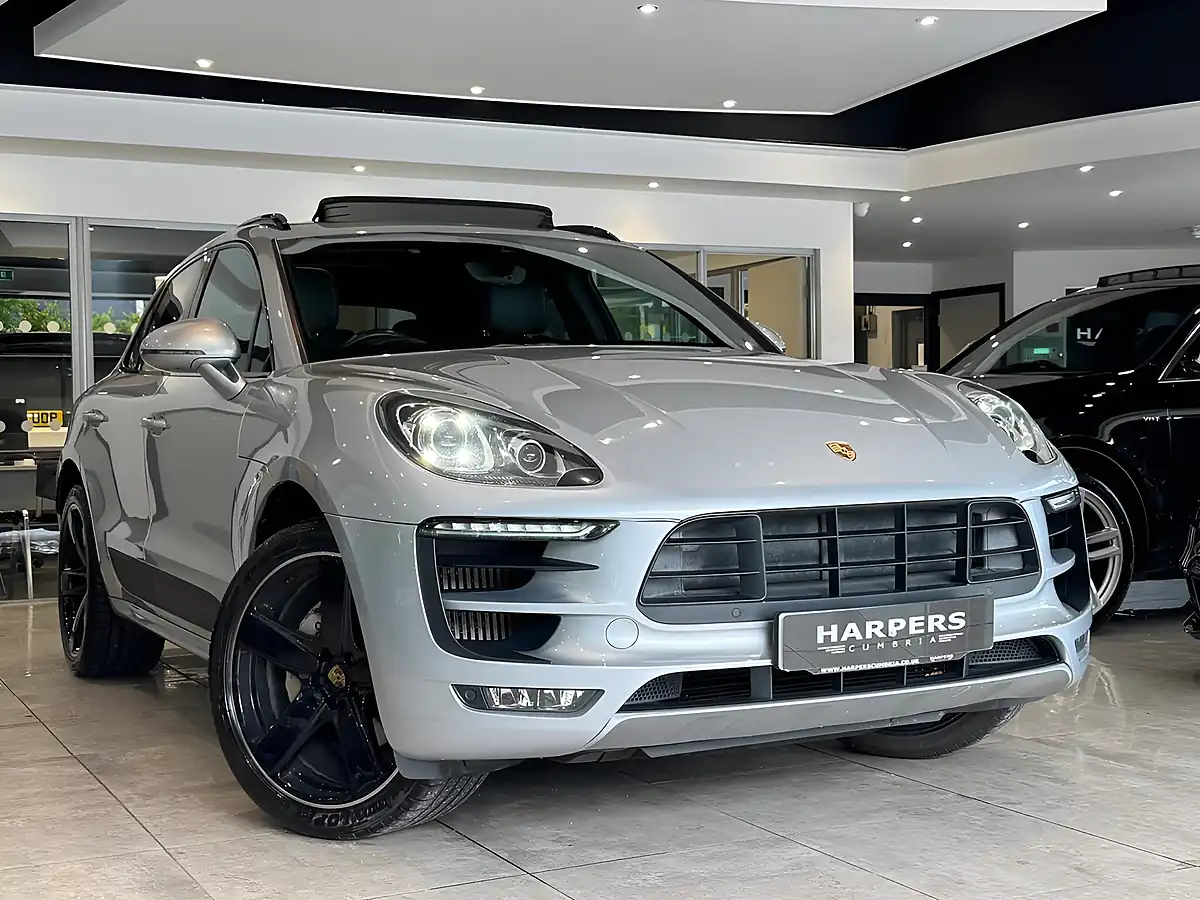 Used 2016 Porsche Macan S Silver - Front View