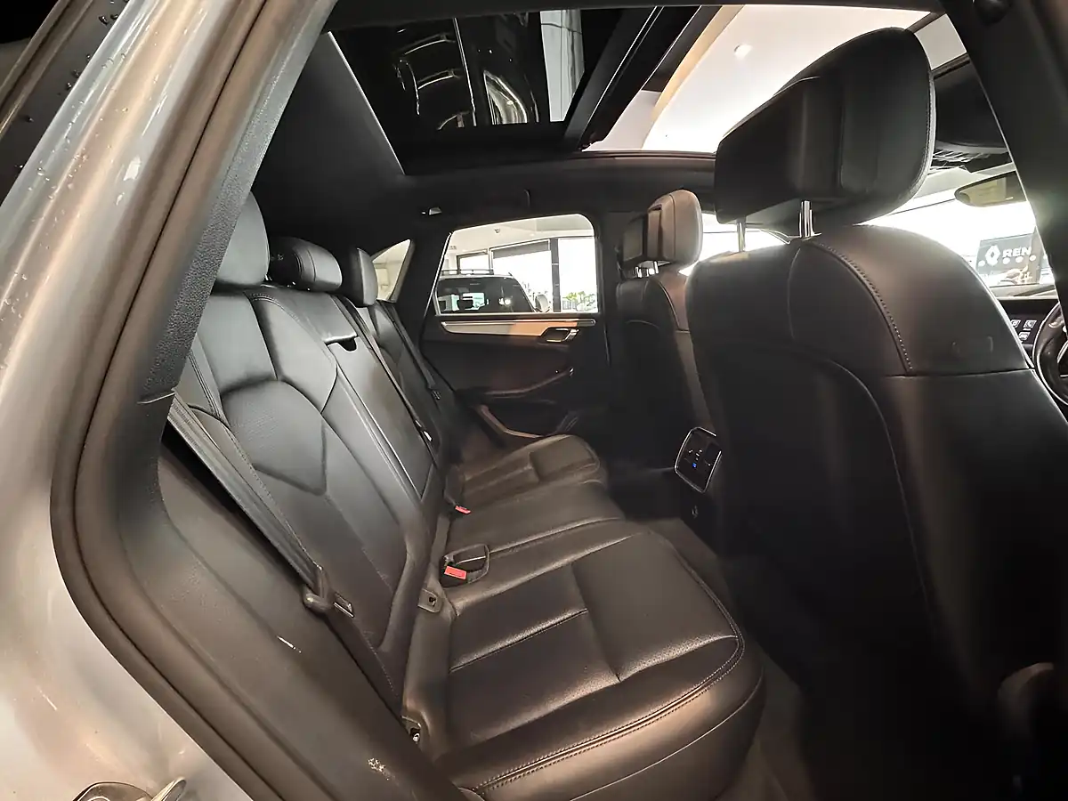 Used 2016 Porsche Macan S Silver - Interior and Exterior details 11
