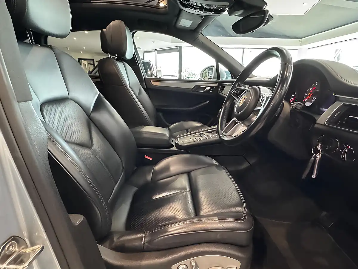 Used 2016 Porsche Macan S Silver - Interior and Exterior details 19