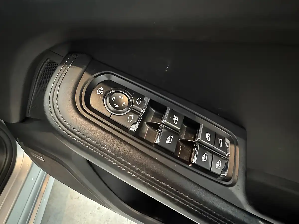 Used 2016 Porsche Macan S Silver - Interior and Exterior details 20